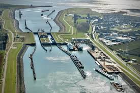 Foto van de nieuwe sluizen in Hansweert